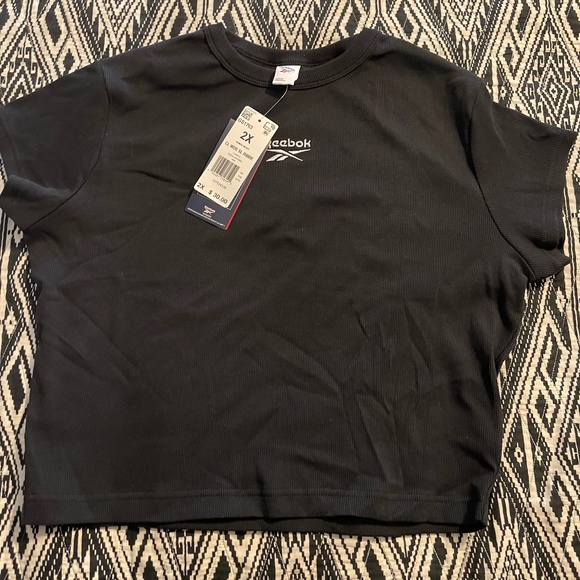Reebok top - Picture 1 of 1